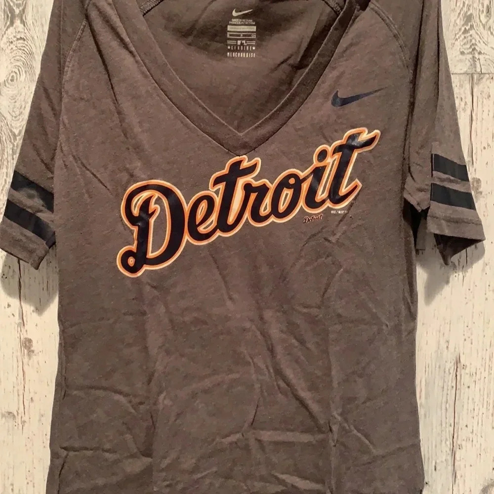 Detroit Tiger Baseball Tee Shirt - Picture 6 of 6
